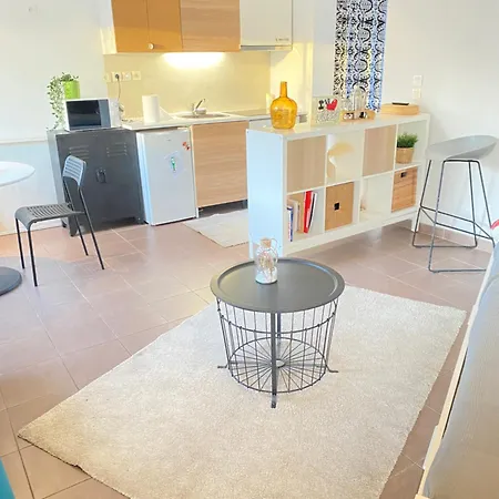 Appartement Maison Cabrol 2 *